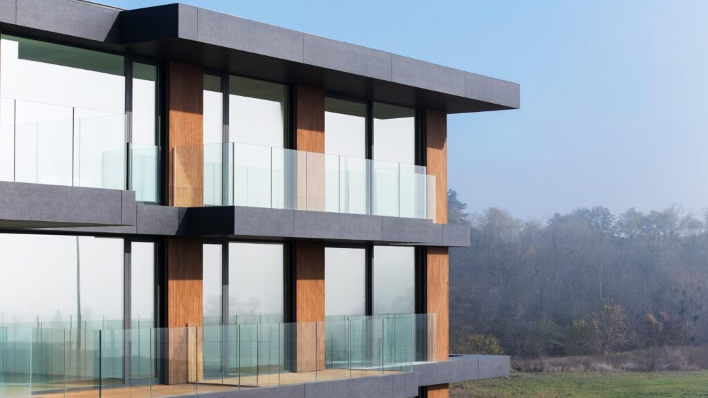 building with glass railings bv8900s